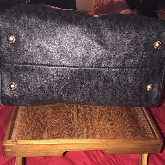 Authentic Michael Kors Handbag! Does not come with dust bag! Check all pics! - Picture 7 of 11